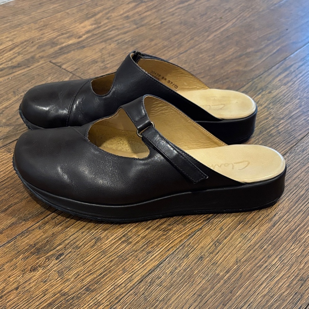 Clarks • Leather Mary Jane Shoes